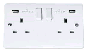 Click 13A 2 Gang DP Switched Socket c/w USB